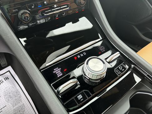 Certified 2025 Jeep Grand Cherokee Summit w/ Luxury Tech Group V AWD/4WD image 21