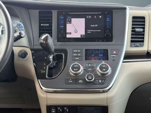 Used 2017 Toyota Sienna XLE w/ XLE Navigation Package FWD image 26