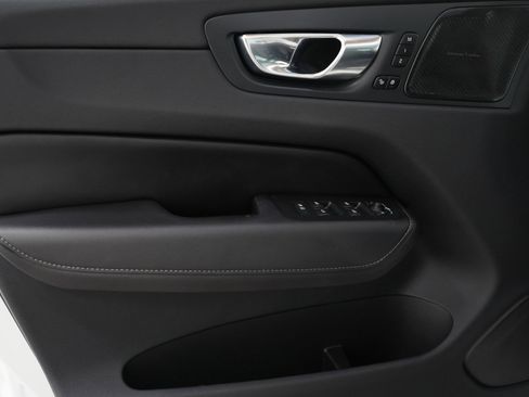 Used 2023 Volvo XC60 B6 Ultimate w/ Climate Package image 17