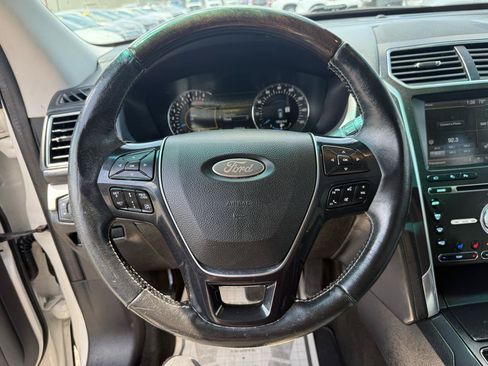 Used 2016 Ford Explorer Platinum AWD/4WD image 19