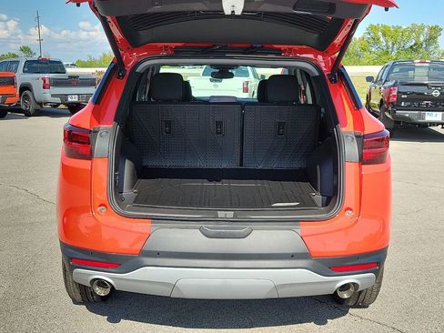 New 2025 Chevrolet Blazer LT w/ LPO, Black Sport Package AWD/4WD image 8
