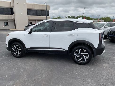Used 2025 Nissan Kicks SV FWD image 5