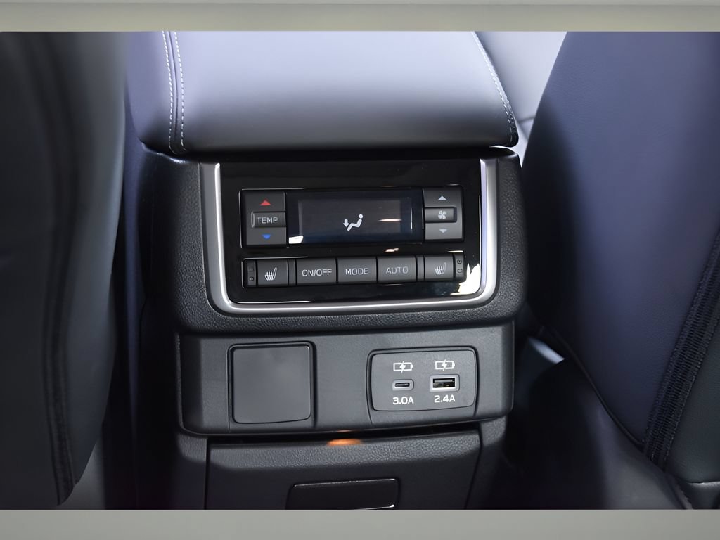 Used 2025 Subaru Ascent Limited w/ Popular Package #1 AWD/4WD image 12
