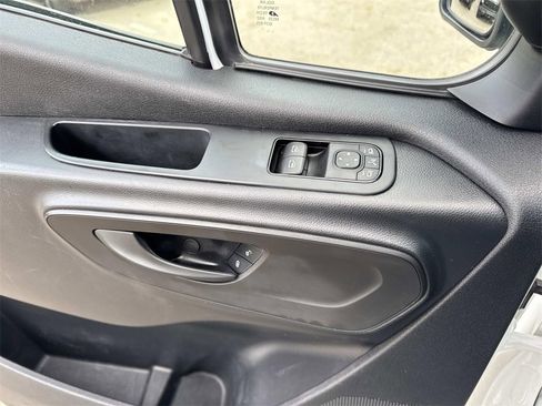 Used 2021 Mercedes-Benz Sprinter 2500 image 25