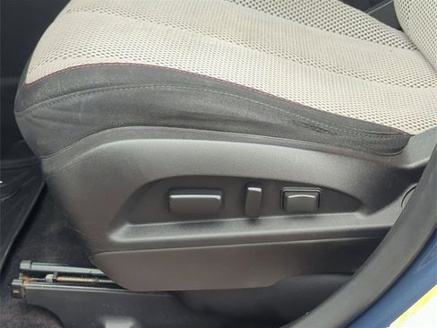 Used 2016 Chevrolet Equinox LT w/ Convenience Package image 19