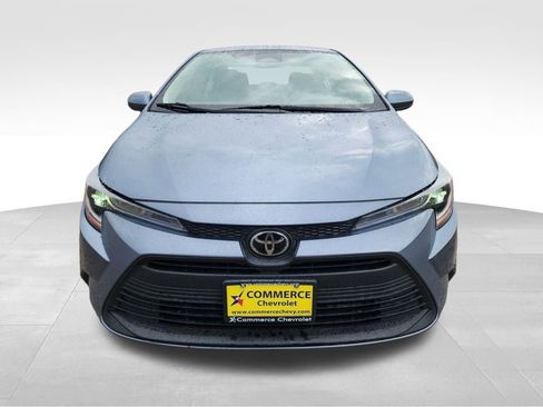 Used 2023 Toyota Corolla LE image 2