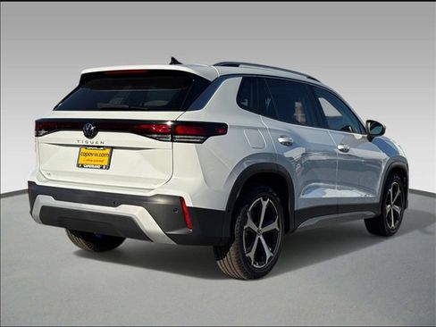 New 2026 Volkswagen Tiguan SE image 4