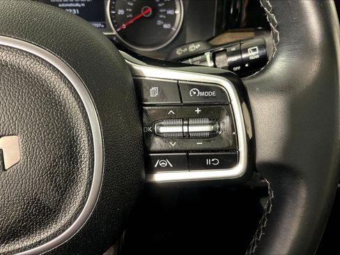 Used 2023 Kia Sorento S w/ Panoramic Sunroof Package AWD/4WD image 13