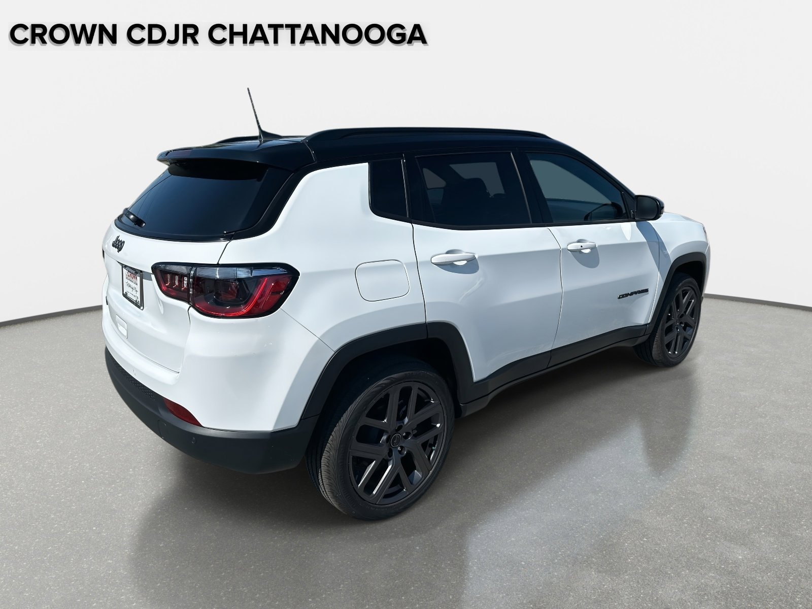 New 2025 Jeep Compass Limited w/ Sun & Sound Group AWD/4WD image 4