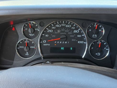 Certified 2025 Chevrolet Express 3500 LT w/ LT Preferred Equipment Group RWD image 30