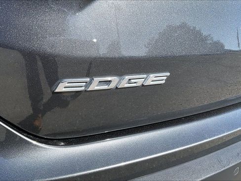 Used 2020 Ford Edge SEL w/ Convenience Package image 28