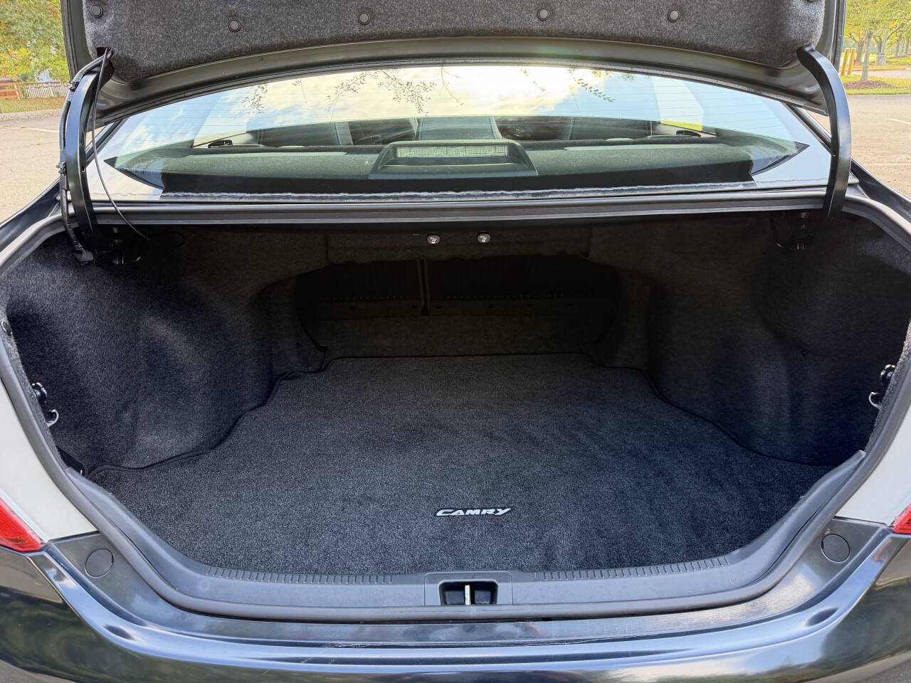 Used 2012 Toyota Camry SE w/ Leather Pkg FWD image 36