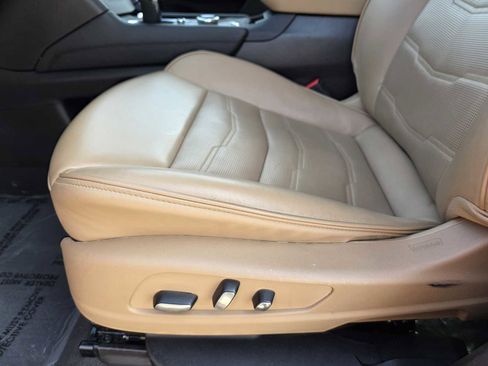 Used 2023 Cadillac XT6 Sport w/ Platinum Package image 14