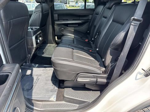 Used 2020 Ford Expedition XLT w/ Equipment Group 202A AWD/4WD image 28
