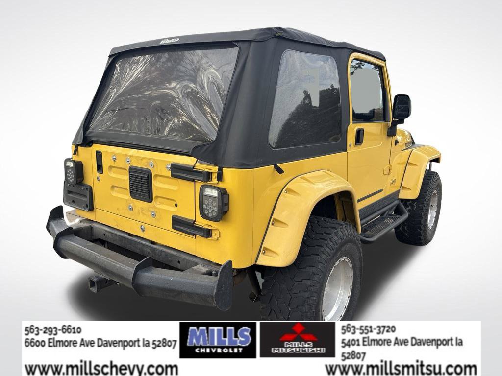 Used 2004 Jeep Wrangler Rubicon w/ Dual Top Group AWD/4WD image 3