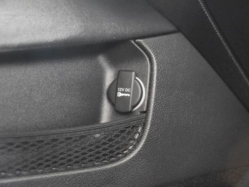 Used 2021 Dodge Challenger SXT image 31