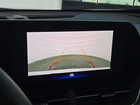 Used 2025 Chevrolet Trax LT w/ LT Convenience Package image 20