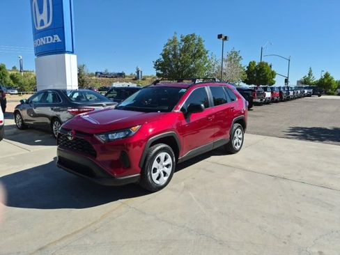 Used 2021 Toyota RAV4 LE w/ Carpet Mat Package (TMS) AWD/4WD image 2
