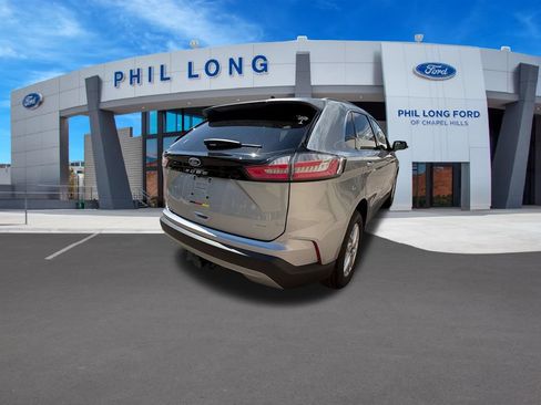 Certified 2024 Ford Edge SEL w/ Convenience Package AWD/4WD image 6