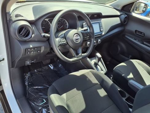 Certified 2025 Nissan Kicks Play S FWD image 4