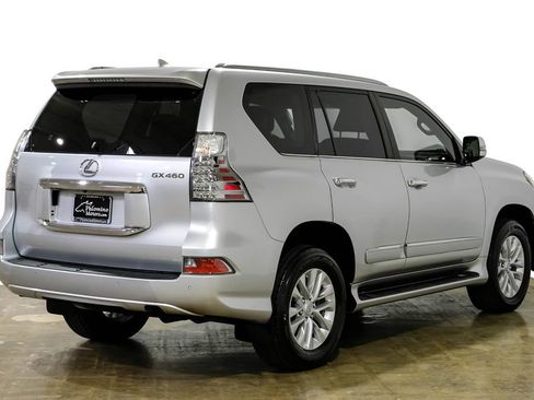 Used 2017 Lexus GX 460 image 8