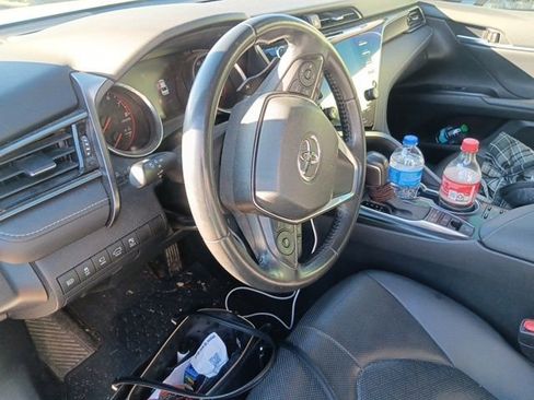 Used 2020 Toyota Camry XSE image 11