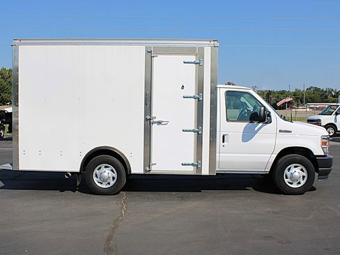 Used 2023 Ford E-350 and Econoline 350 Super Duty w/ Driver's Safety Package image 7