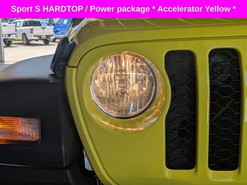 Used 2024 Jeep Wrangler Unlimited Sport AWD/4WD image 10