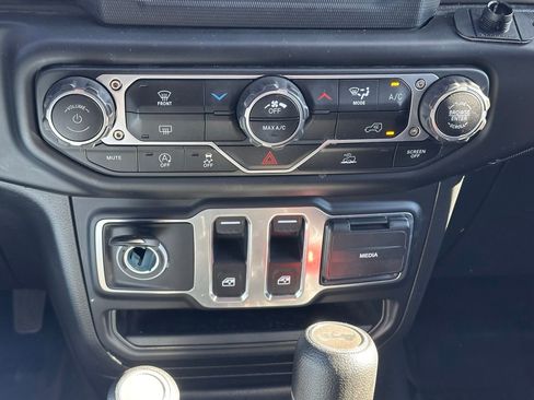 Used 2023 Jeep Wrangler Sport S image 29