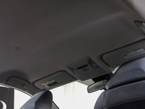 Used 2022 Toyota RAV4 LE image 27