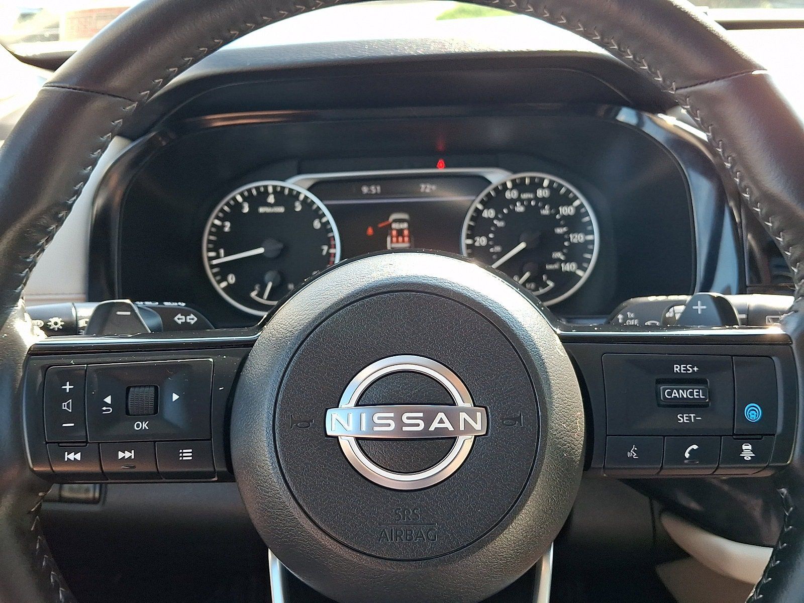 Used 2025 Nissan Pathfinder SL w/ SL Premium Package AWD/4WD image 21