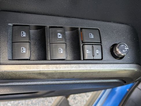 Used 2018 Toyota Tacoma SR5 image 15