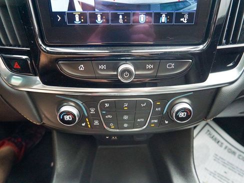 Used 2021 Chevrolet Traverse RS AWD/4WD image 29
