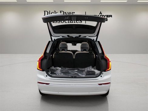 New 2026 Volvo XC90 B5 Plus image 30