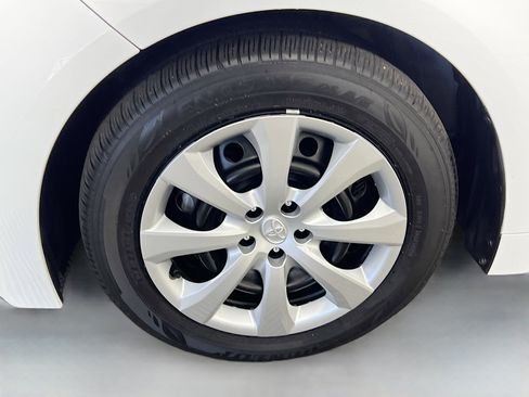 Used 2025 Toyota Corolla LE image 14