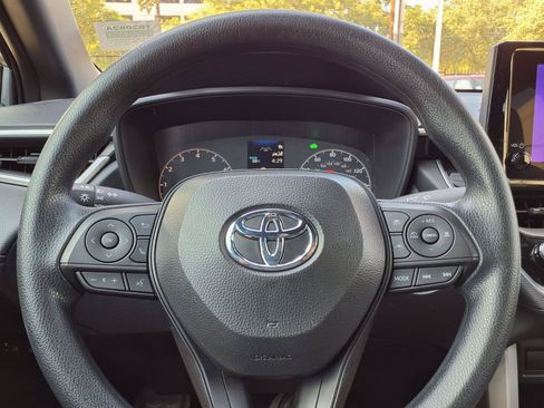 Used 2024 Toyota Corolla Cross AWD Hybrid image 18