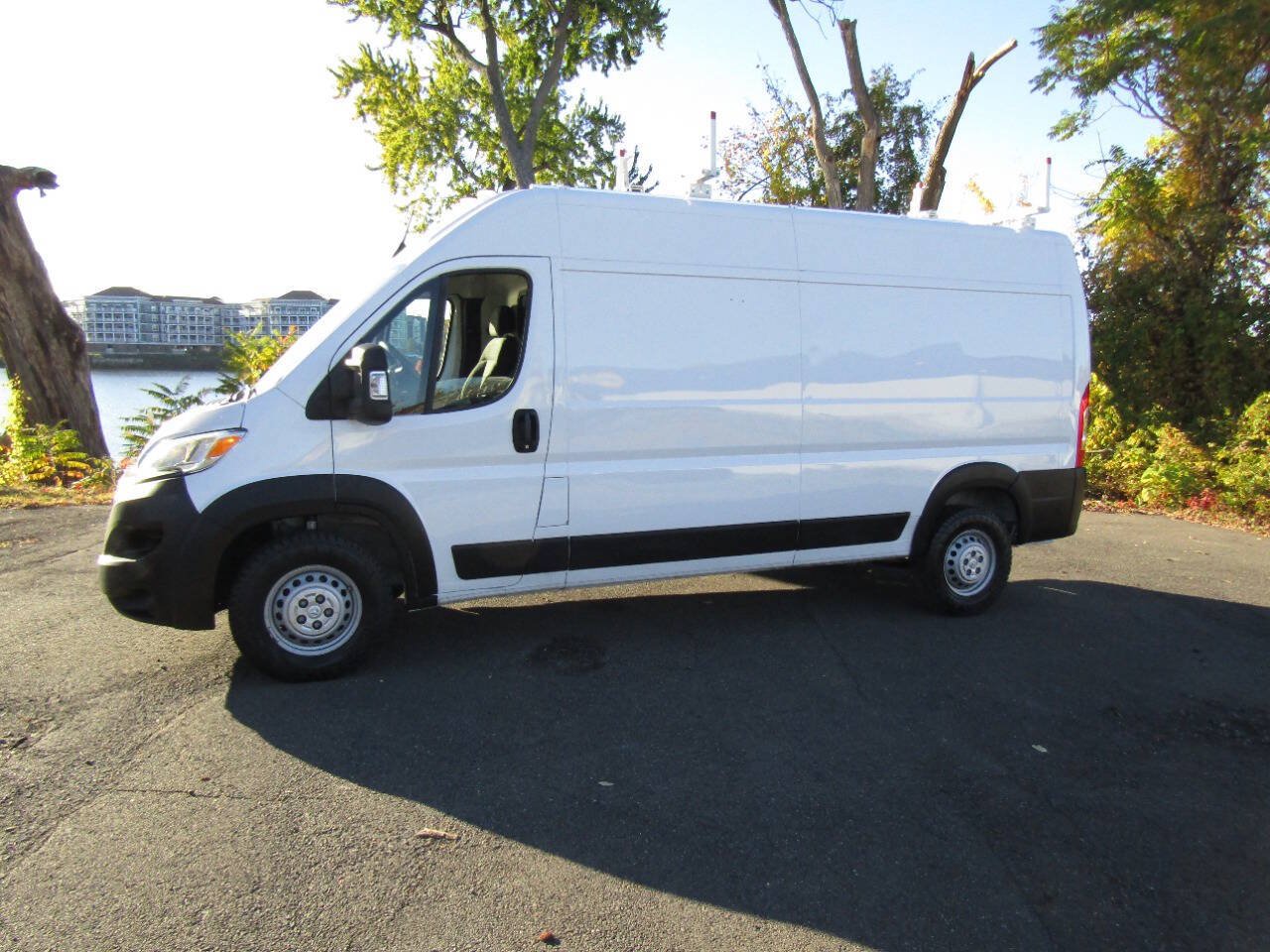 Used 2025 RAM ProMaster 2500 FWD image 3