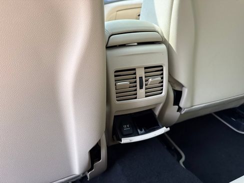 Used 2019 Mercedes-Benz CLA 250 4MATIC image 21