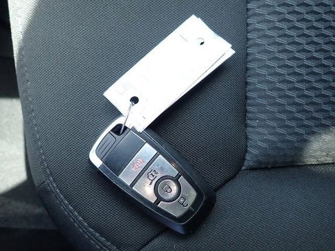 Certified 2023 Ford Explorer XLT image 30