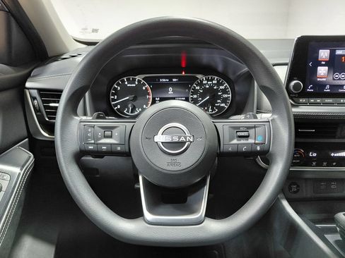 Used 2024 Nissan Rogue SV FWD image 26