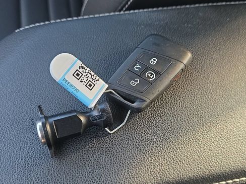 Certified 2024 Volkswagen Jetta SE FWD image 29