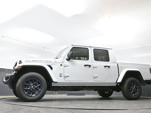 New 2026 Jeep Gladiator Sport AWD/4WD image 42