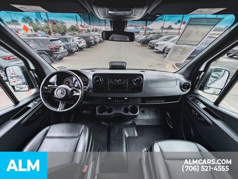 Used 2025 Mercedes-Benz Sprinter 2500 image 22