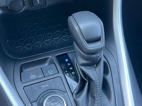 Certified 2022 Toyota RAV4 LE image 21