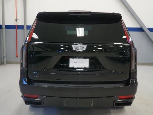 Used 2023 Cadillac Escalade ESV Sport Platinum w/ LPO, ONYX Package image 5