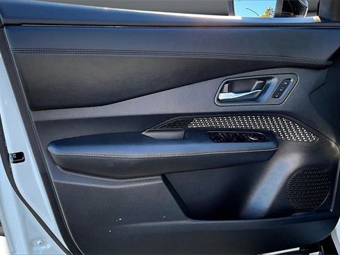 Certified 2025 Nissan Ariya AWD image 20