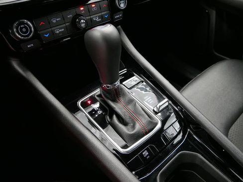 Certified 2024 Jeep Compass Trailhawk image 37