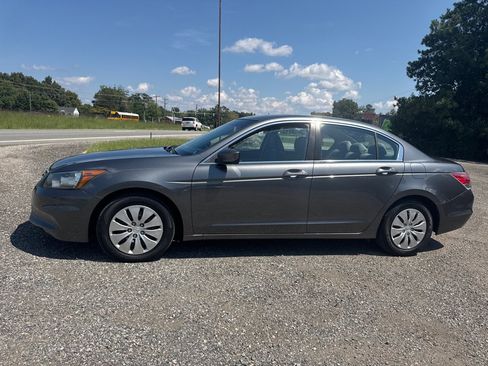 Used 2011 Honda Accord LX image 6