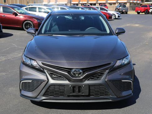 Used 2023 Toyota Camry SE image 2