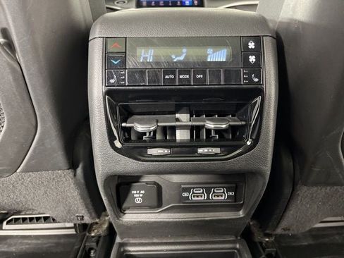Used 2023 Jeep Grand Cherokee L Limited AWD/4WD image 45